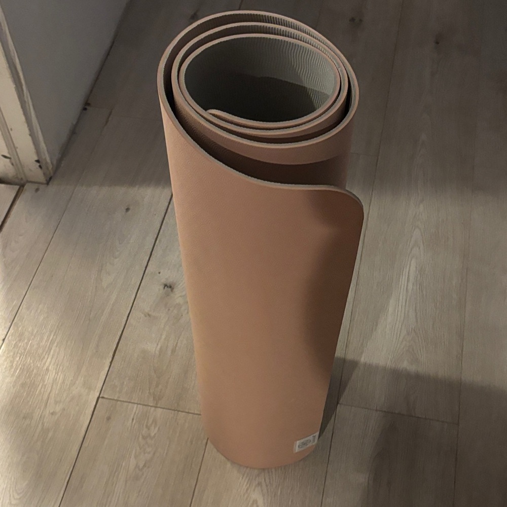 GAIAM Dusty Peach Textured Yoga Mat